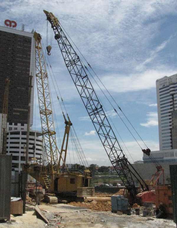 photo of cranes on the Twin Galaxy condos site